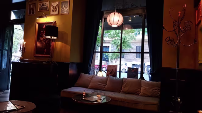 Emerald's Independent Bar - 6