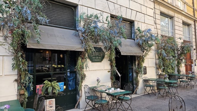 Emerald's Independent Bar - 4