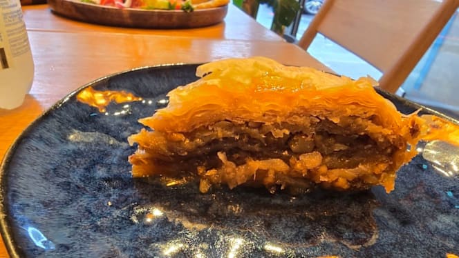 Avli Of Battersea - London - 2