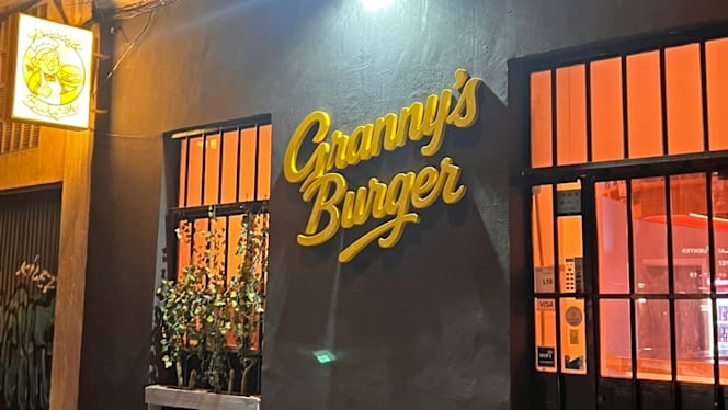 Granny's Burger - 9