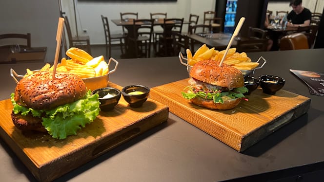 BEEFore Steak House - 4