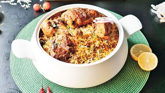 Royal Inde & Western Grill - 6