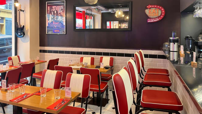 Breakfast In America - Champs Elysées - 0