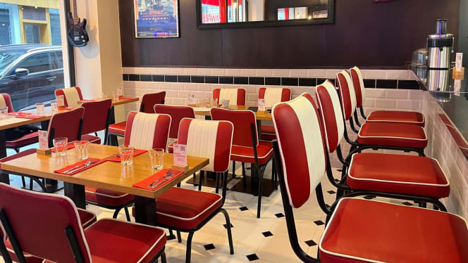 Breakfast In America - Champs Elysées - 9