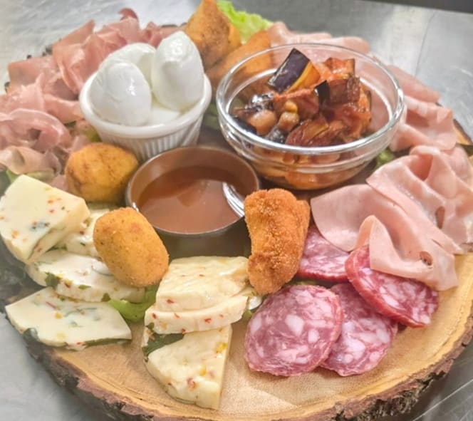 Mary's Wanted Saloon - 7