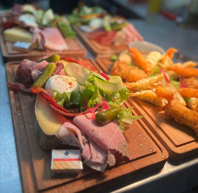 Le Jimmy's Brasserie Pub - 3