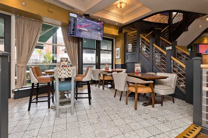 Yates Liverpool - 7