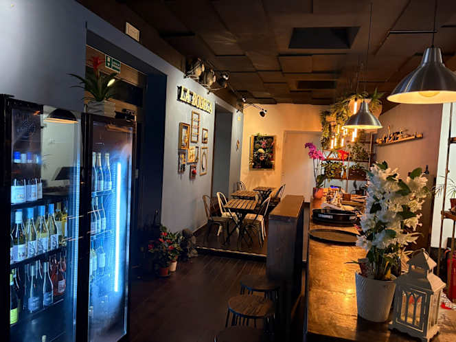 La Bodega - 1