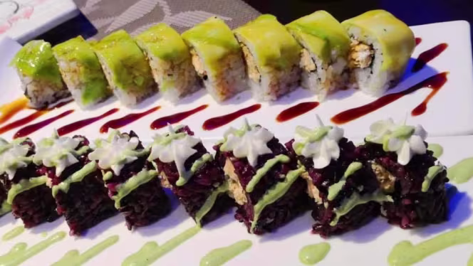 YamiPoke Bar & Sushi - 5