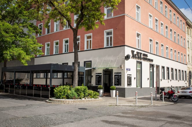 XxXL Grill Restaurant - 9