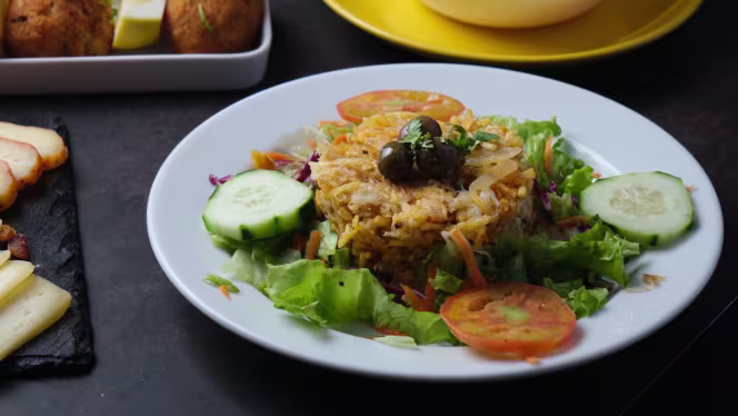 Arcaz Velho Fado Restaurant - Alfama Tapas & Wine Bar - 9