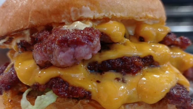 Luna de Alberdi Burger Bar - 2