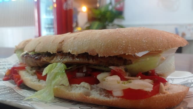 Luna de Alberdi Burger Bar - 1