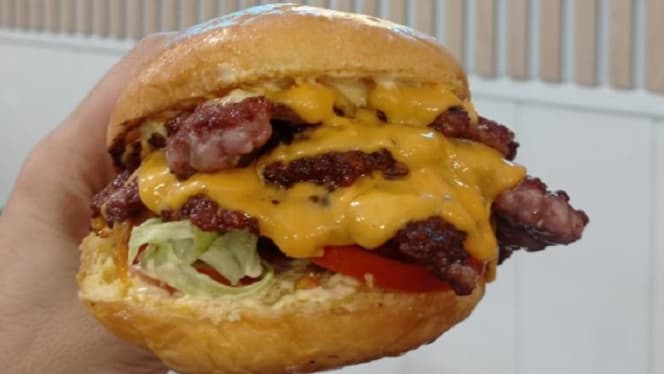 Luna de Alberdi Burger Bar - 9