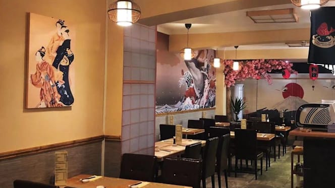 Takumi Sushi and Noodle Bar - 3