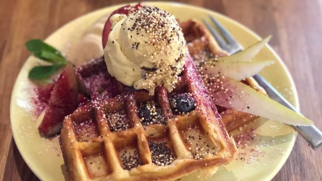 Claus Eismanufaktur & Deli Karlsruhe - 2