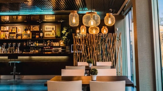 Pikabu Lounge & Bar - 7