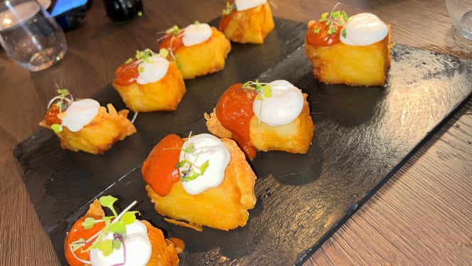 Pikabu Lounge & Bar - 1