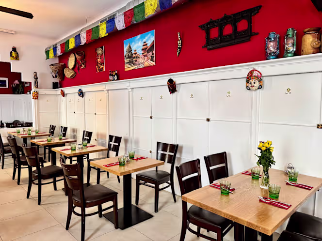 The Everest Restaurant (Nepalese & Indian Cuisine) - 4