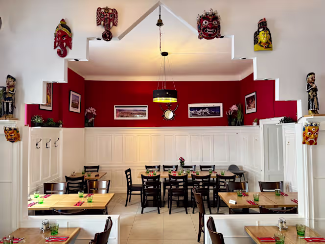 The Everest Restaurant (Nepalese & Indian Cuisine) - 5