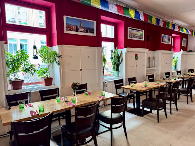 The Everest Restaurant (Nepalese & Indian Cuisine) - 3