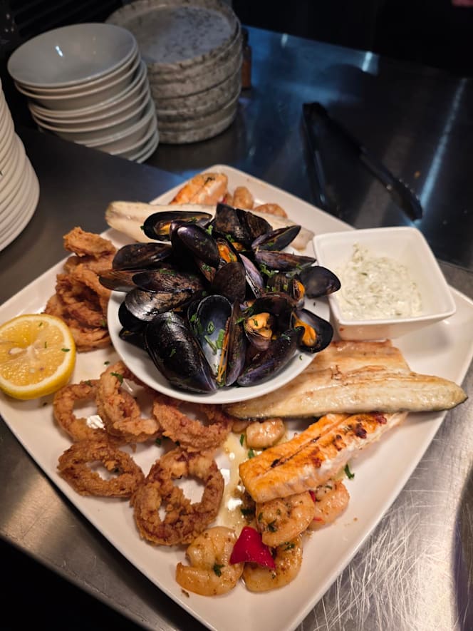 Eagle Grill & Bar - 7