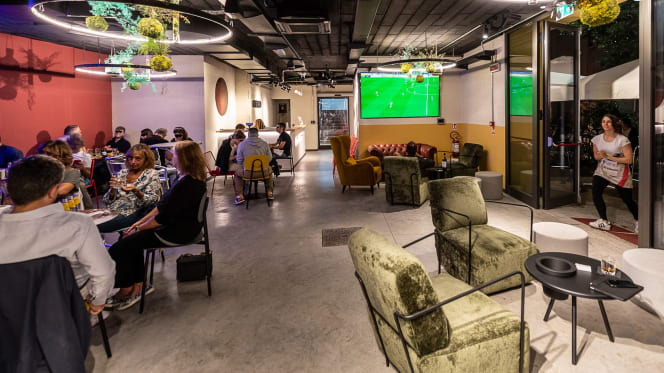 Marathon Restaurant & Pub - 8