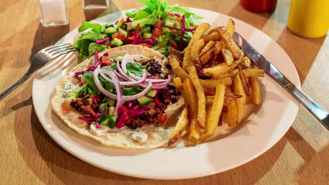 Kiez Biergarten Montmartre - 3