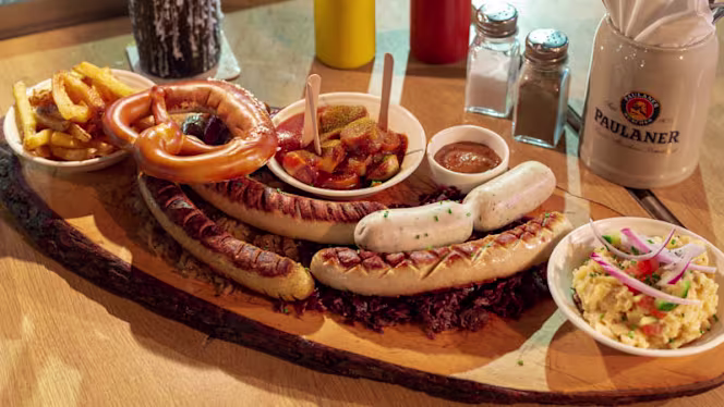 Kiez Biergarten Montmartre - 4