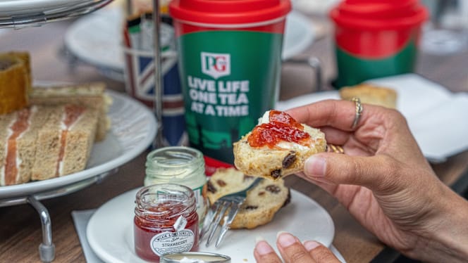 London Afternoon Tea Sightseeing Tour With PG Tips - 4