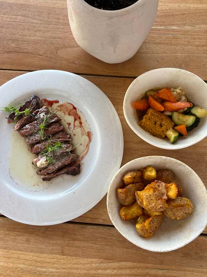 Ifestioni Restaurant - 4
