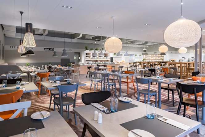 Novo Square Lounge Bar - 3