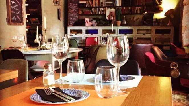 Quina Creu Tapas Restaurant - 9