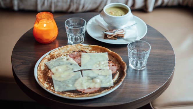 Rembrandt Corner - 2