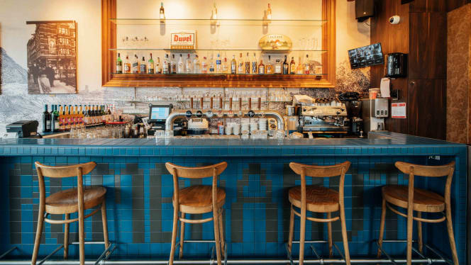 Rembrandt Corner - 3