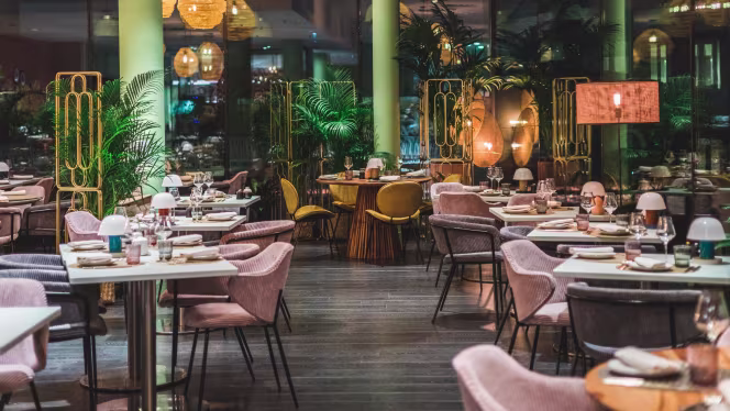 Solis bar & restaurant - 9