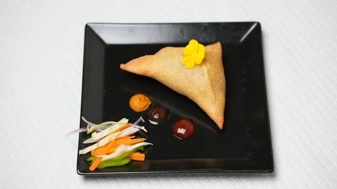 APNA INDIAN RESTAURANTE - 2