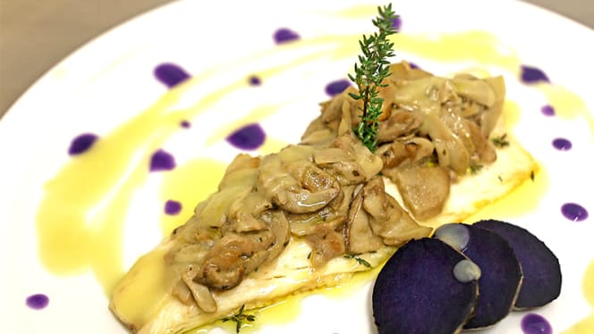 Vox Restaurant & Lounge Bar - 8