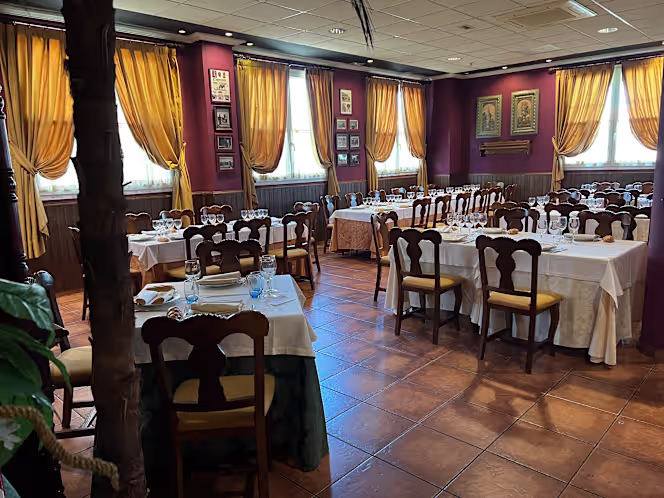 Los Madroños Restaurante Asador - 0