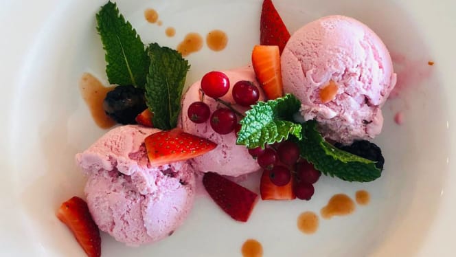 Qomo Bar Restaurant Cocktails - 4