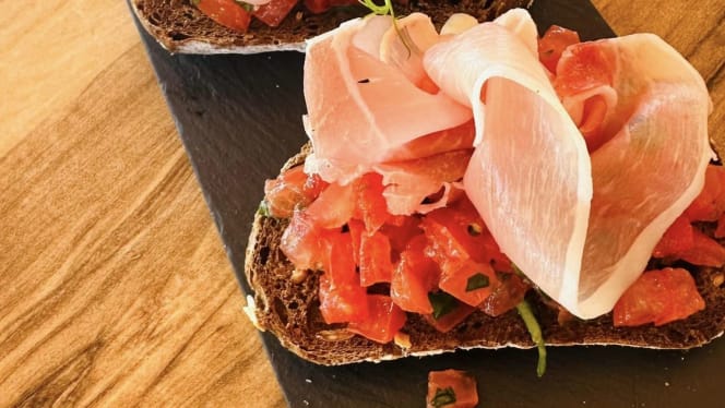 Qomo Bar Restaurant Cocktails - 3