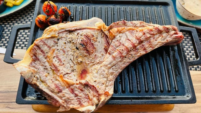 Qomo Bar Restaurant Cocktails - 2