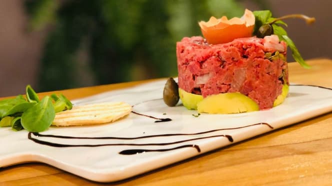 Qomo Bar Restaurant Cocktails - 9