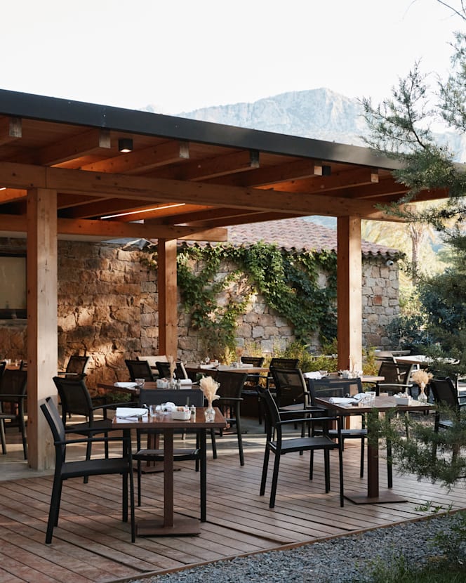 Lanthia Beach Restaurant & Bar - 5