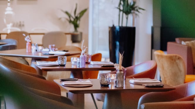 Maison Louise Kitchen Bar Garden - 9