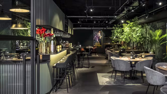 De Poelier Foodbar & Rotisserie - 3