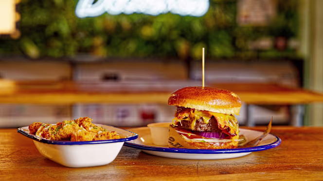 Belushi's Canal - Paris - 2