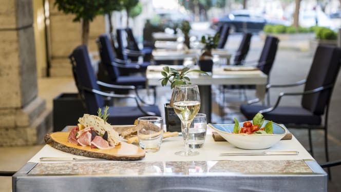 Doney Café & Restaurant - 8