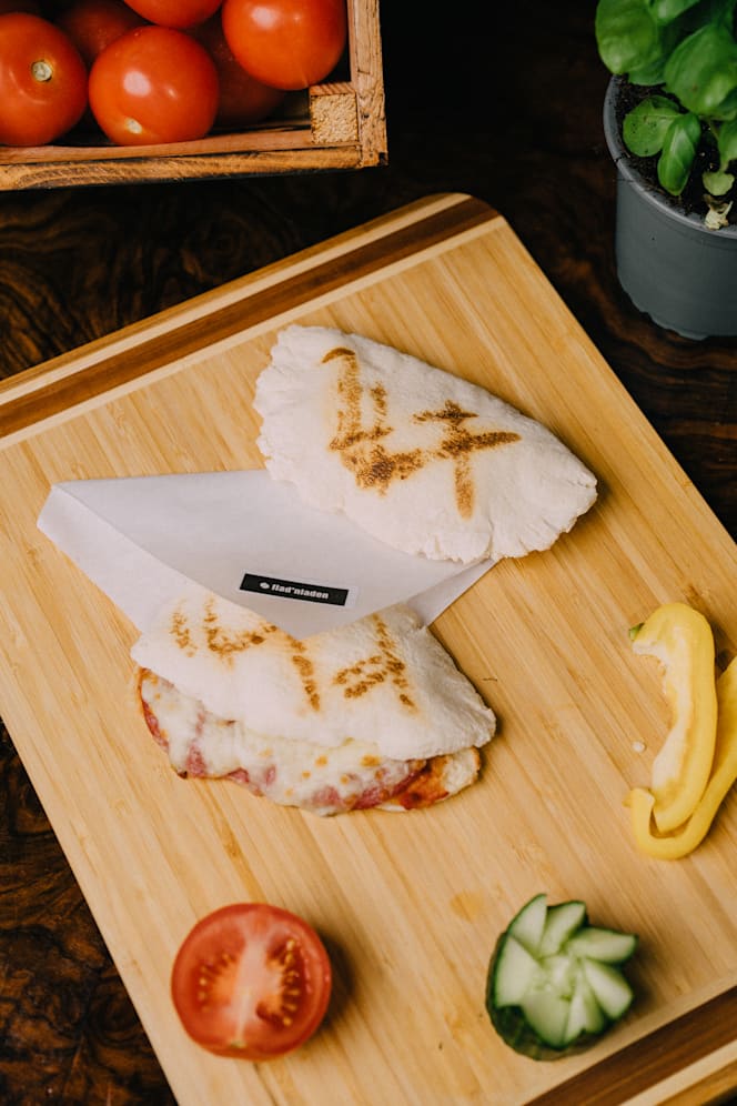 flad'nladen huma eleven - 3