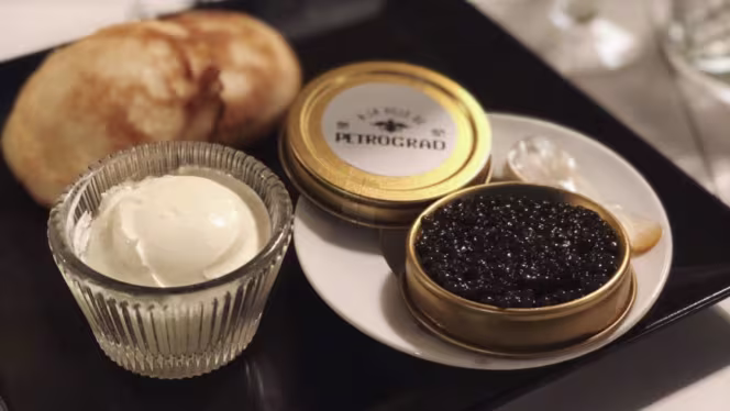 A la Ville de Petrograd - 9